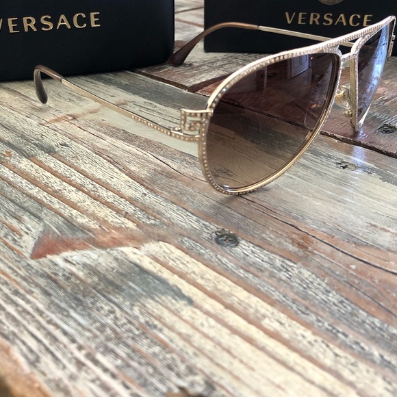 Versace sunglasses - Picture 7 of 8